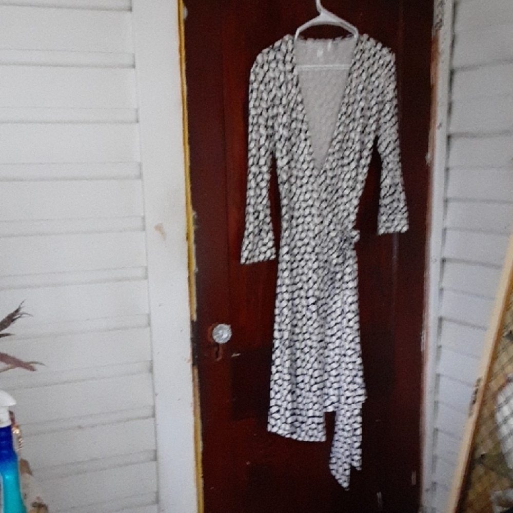 Diane Von Furstenberg Vintage Silk Dress - White and Black Sz 12